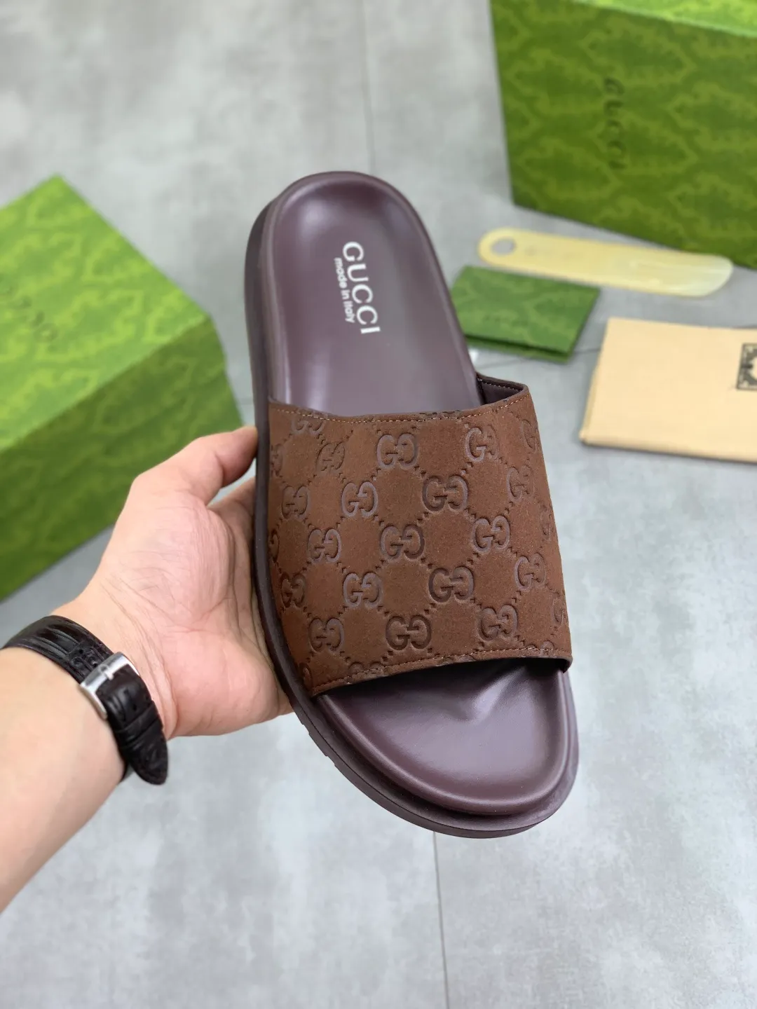 Men's Men's Shoes💰P320💰[New Style]🎁🎁🎁 High-quality GUCCI new casual slippers for the Year of the Snake, original official website, perfect workmanship, transmitting a kind of noble luxury, sublimating its definition of luxury in Gucci's high-end extraordinary craftsmanship. Original Gucci double G combination outsole, code number: 38-44 (45 customized)